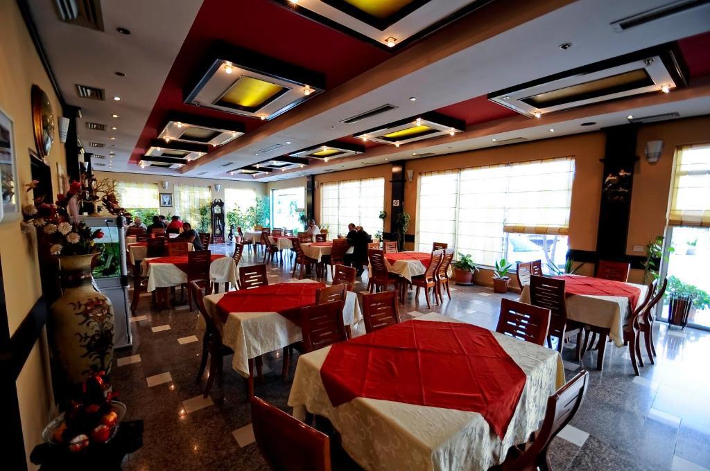 Hotel Lubjana Tirana Exterior foto