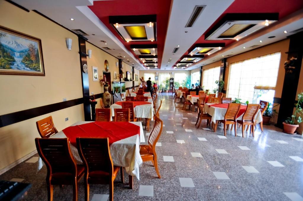 Hotel Lubjana Tirana Exterior foto